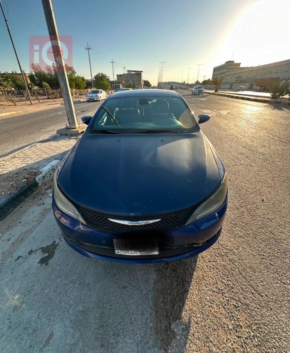 كرايسلر 200